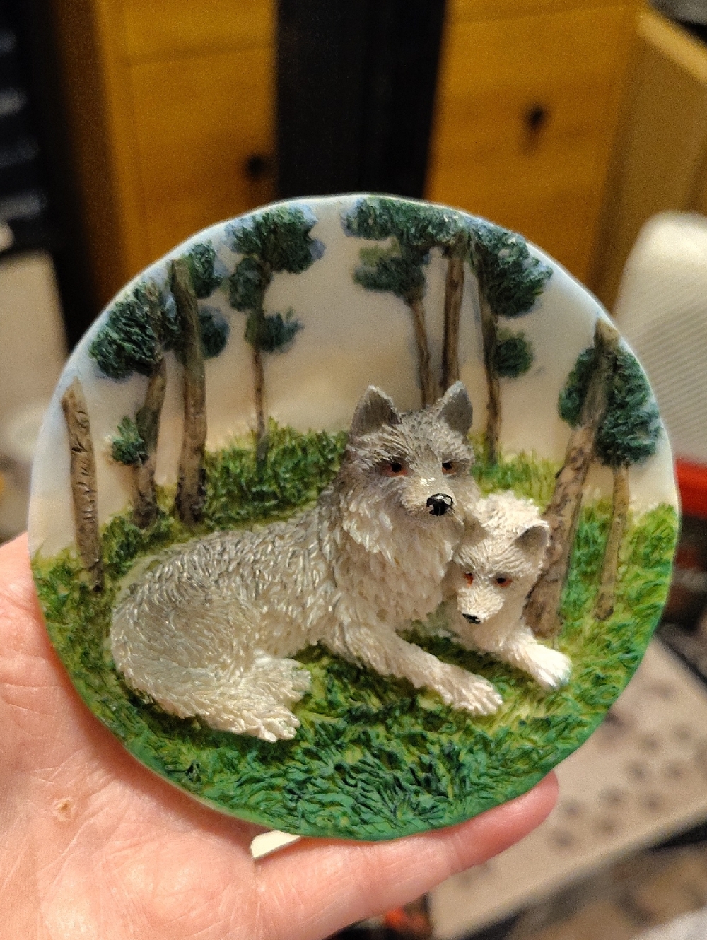 White Wolf Family Resin Plaque - Forest Scene Wall/Desk Top (Set Of 2)